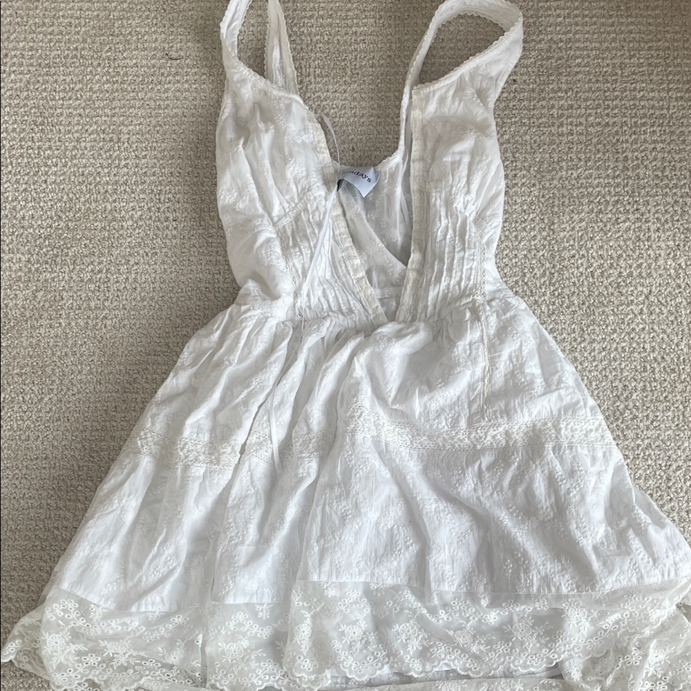 Sundays White Lace Sleeveless Dress